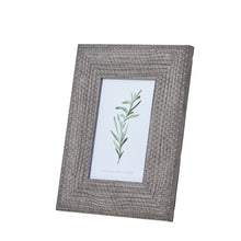 Load image into Gallery viewer, Woven Photograph Frame 4X6"
